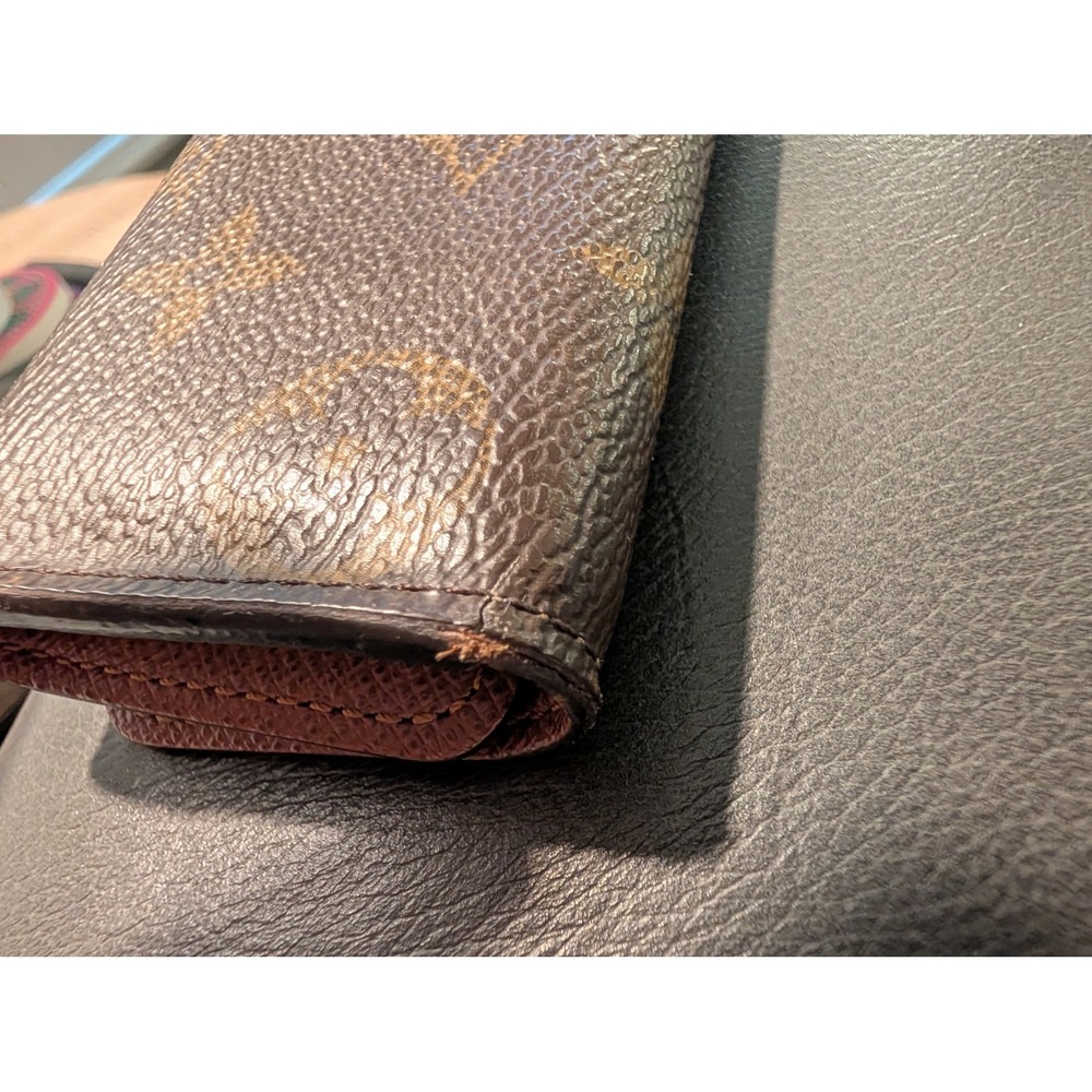 Louis Vuitton Monogram 4‑Key Holder Case Authentic Chipped - Picture 13 of 13